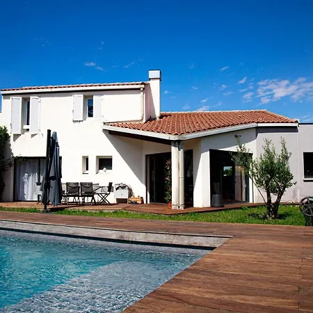 Vila Avec Piscine Au Charme Authentique Et Naturel *