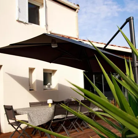 Vila Avec Piscine Au Charme Authentique Et Naturel Baillargues