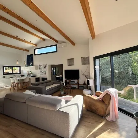 Vila Avec Piscine Au Charme Authentique Et Naturel Baillargues