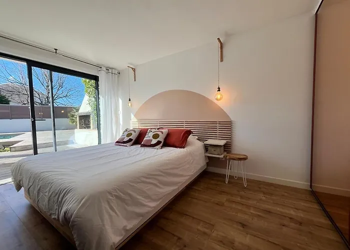 Villa Avec Piscine Au Charme Authentique Et Naturel Baillargues