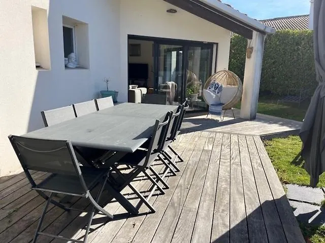 Villa Avec Piscine Au Charme Authentique Et Naturel