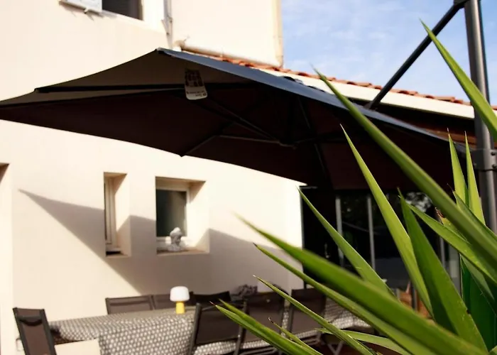 Villa Avec Piscine Au Charme Authentique Et Naturel Baillargues