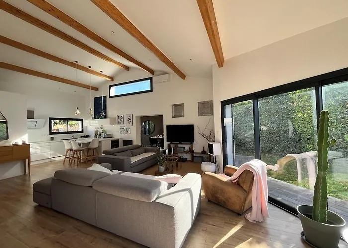 Villa Avec Piscine Au Charme Authentique Et Naturel Baillargues